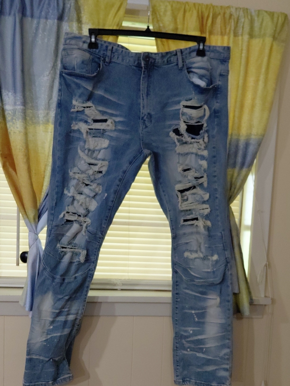 Light Blue Distressed Ripped Jeans 42/32 Smoke Slimfit